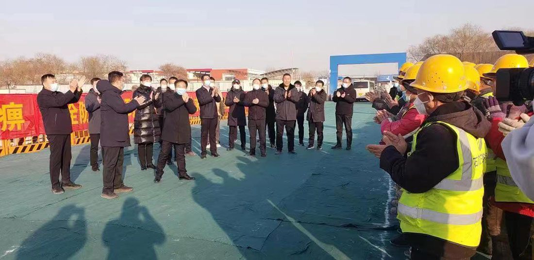 石家莊市副市長(zhǎng)李為軍到石家莊國(guó)際農(nóng)產(chǎn)品批發(fā)交易中心項(xiàng)目調(diào)研并看望慰問(wèn)一線建設(shè)者